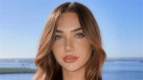 Influencer Olivia Mogan Shares Swimsuit Video From。